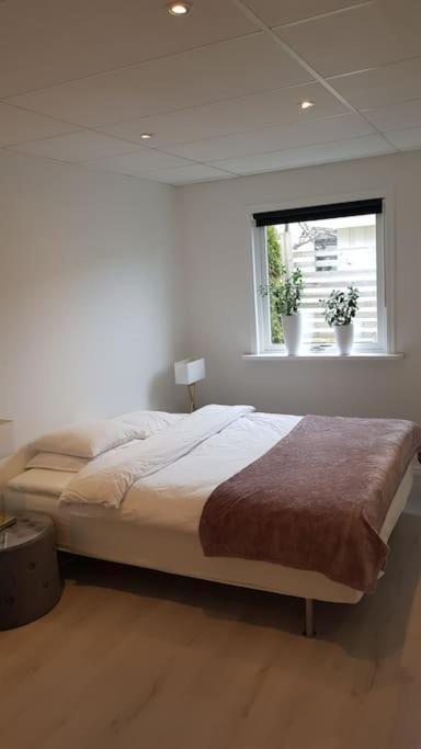 Lgh Lillemor, Naera Havet, Staden Och Naturen Strömstad エクステリア 写真